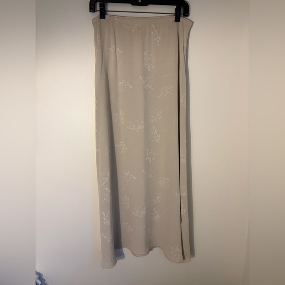 Oscar de la Renta Dresses & Skirts - Vtg Y2K Oscar De La Renta Ivory Floral Midi Skirt Grandmacore Old Money Bridal
